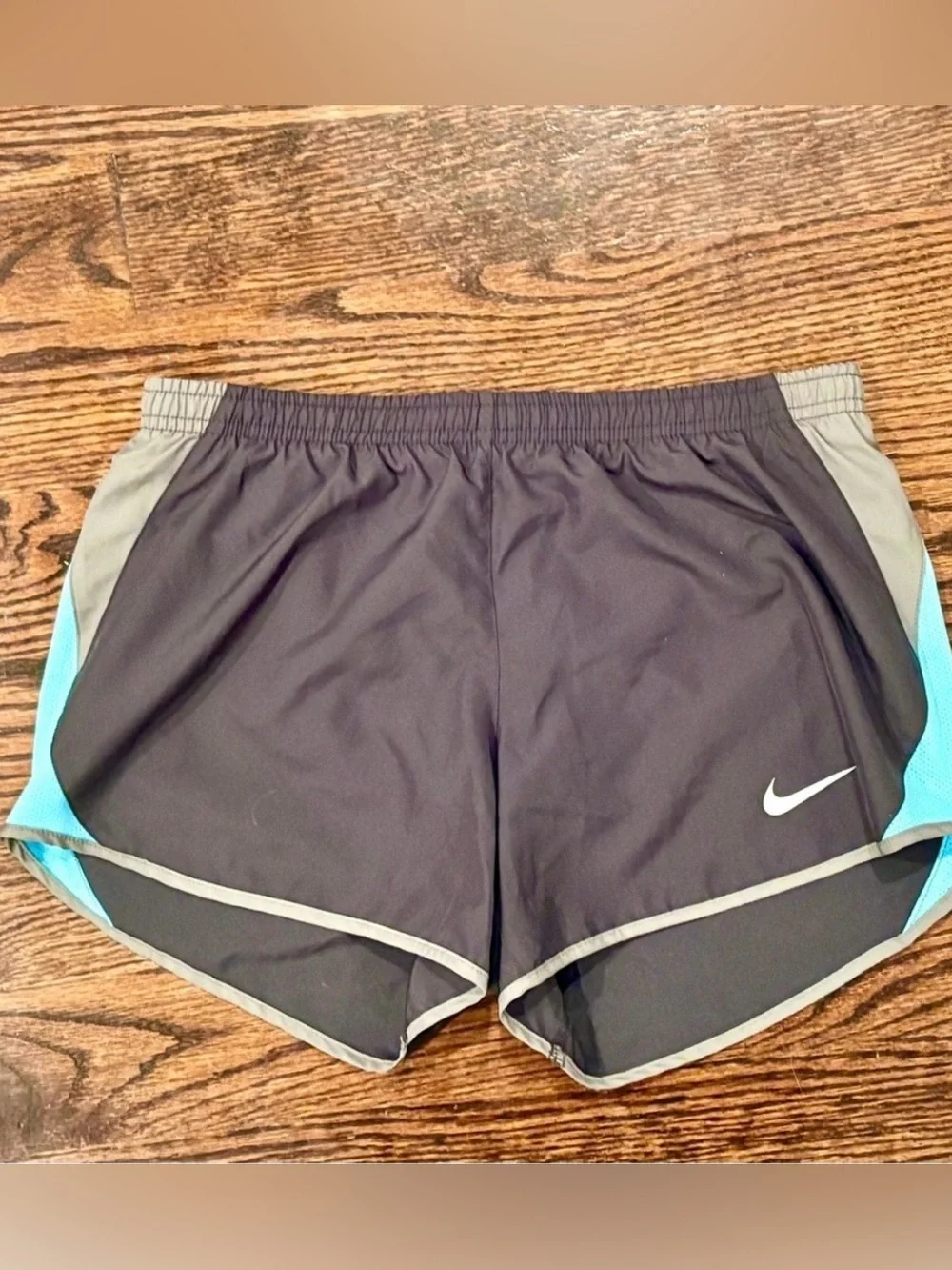 Nike Dri-Fit Women’s Tempo Running Shorts Size S Gray Turquoise Blue Mesh